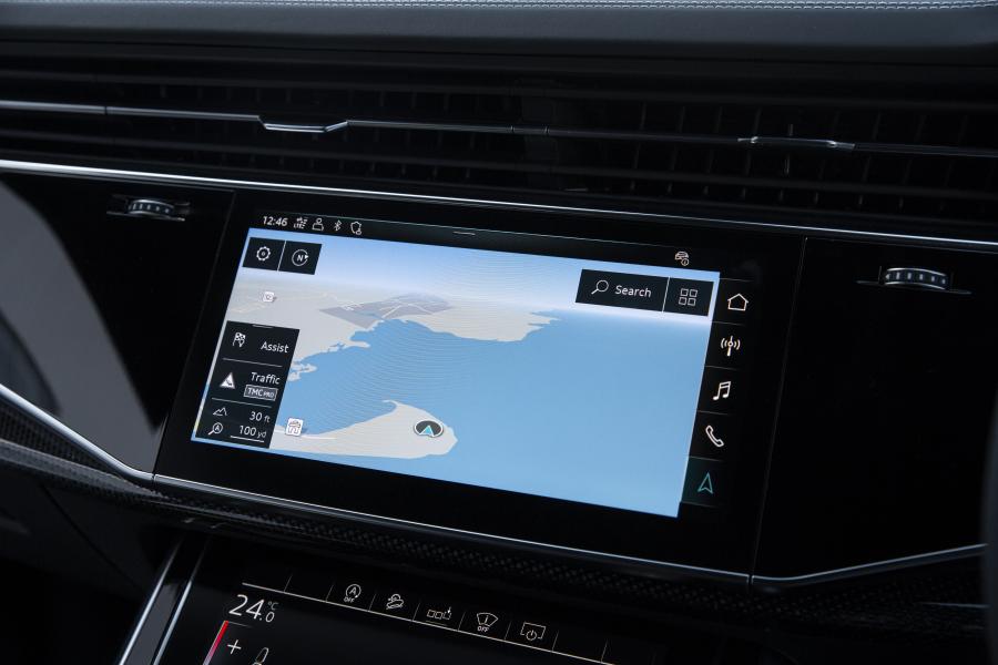 Детали интерьера Audi SQ8 TDI 2019 года  (UK) (фото 18 из 40)